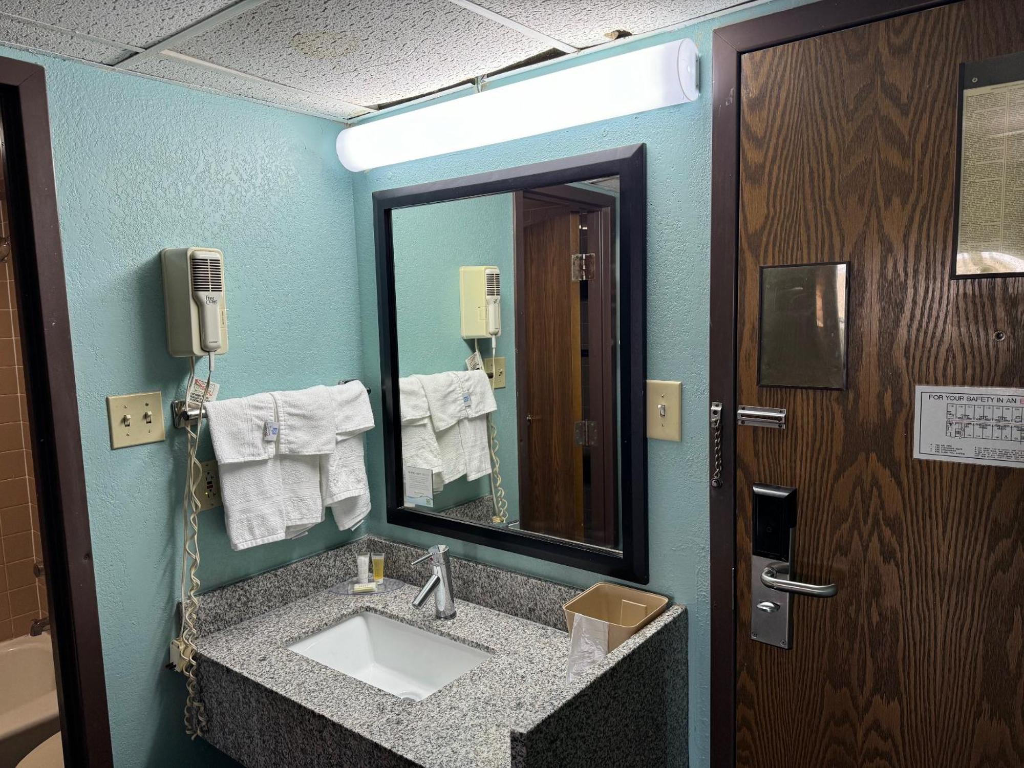 Super 8 By Wyndham Blytheville Esterno foto